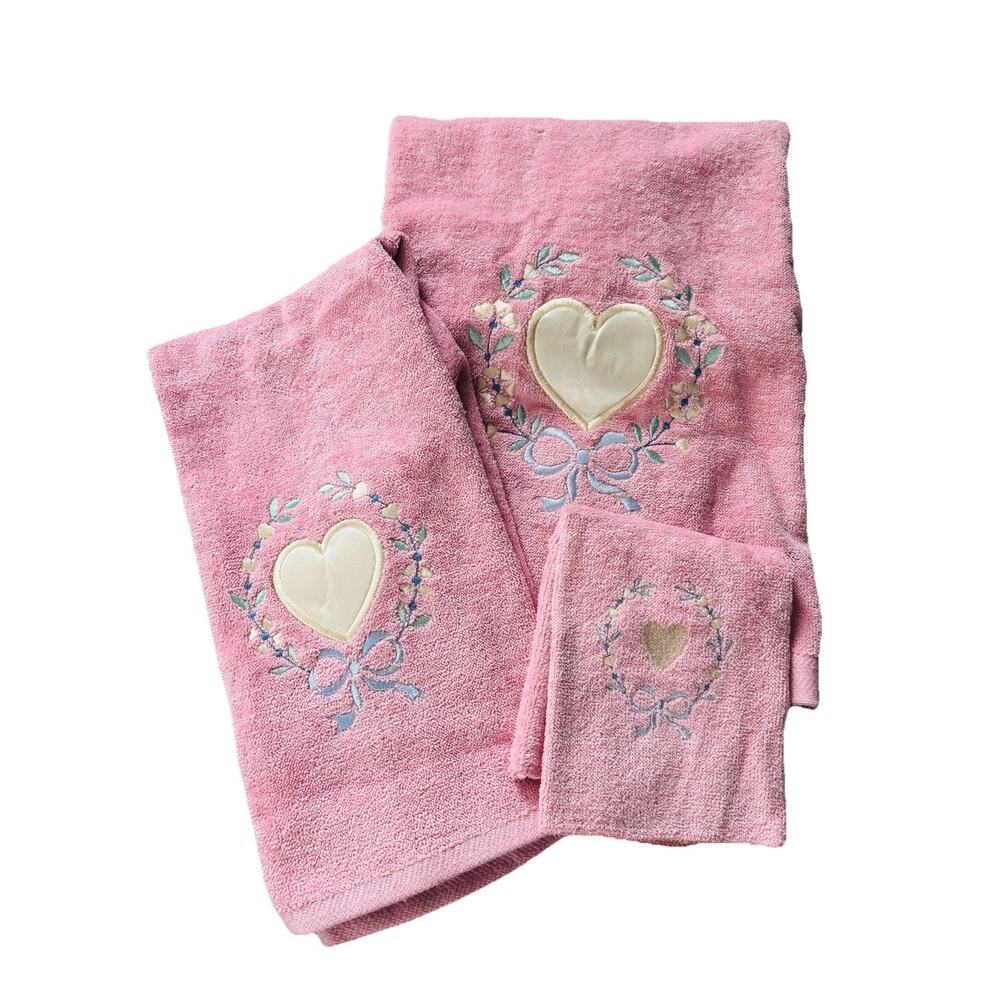 Vintage Saturday Knight Bathroom 3 Towel Set Pink Satin Heart 80's 90's Cottage